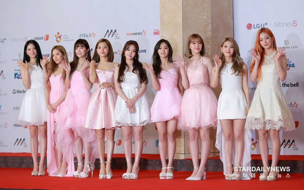 gaun-terbaik fromis_9-di-aaa-2018-1