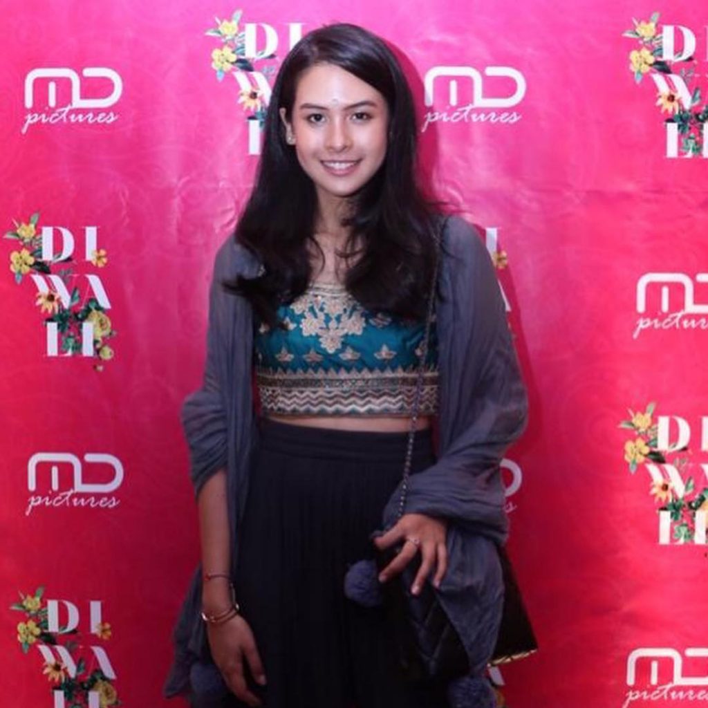 maudy-ayunda-kenakan-baju-india