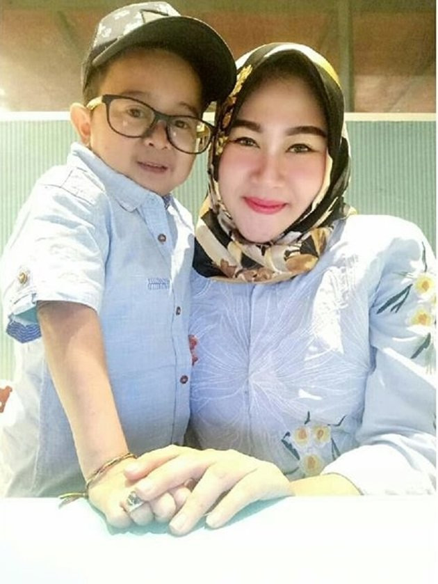 pacar-baru-daus-mini-shelvie-hana-wijaya-2