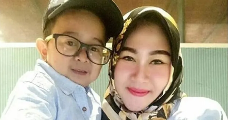 8 Potret Mesra Daus Mini dan Pacar Barunya, Siap Nikah?