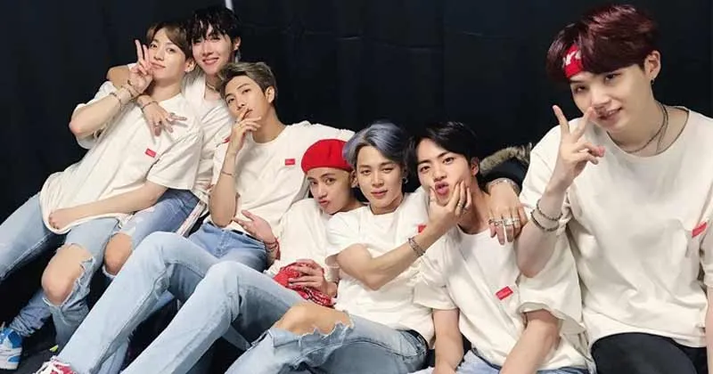 Tingkah Penggemar Ekstrem BTS di Pesawat Bikin Geram