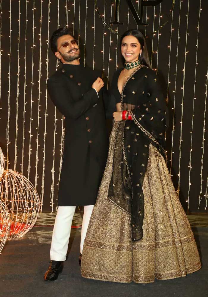 Deepika padukone di resepsi-pernikahan-priyanka chopra