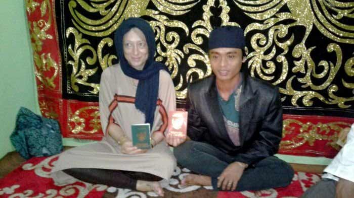 Cewek bule dan cowok Indonesia