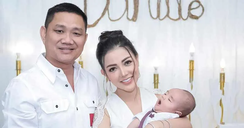 8 Momen Mewah Akikah Anak Bella Shofie yang Serba Putih