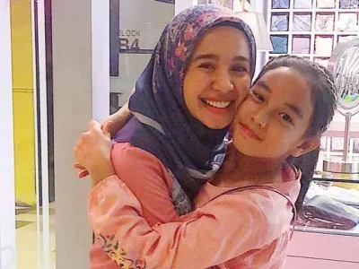 Isi tas Laudya Cynthia Bella