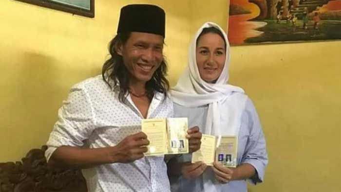 Cewek bule dan cowok Indonesia