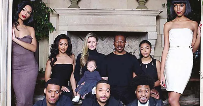 Wow, Eddie Murphy Akhirnya Timang Anak ke Sepuluh