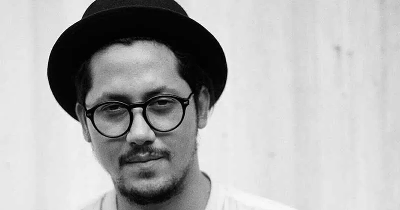 Aura Hot Daddy Keenan Pearce Otomatis Bikin Meleleh