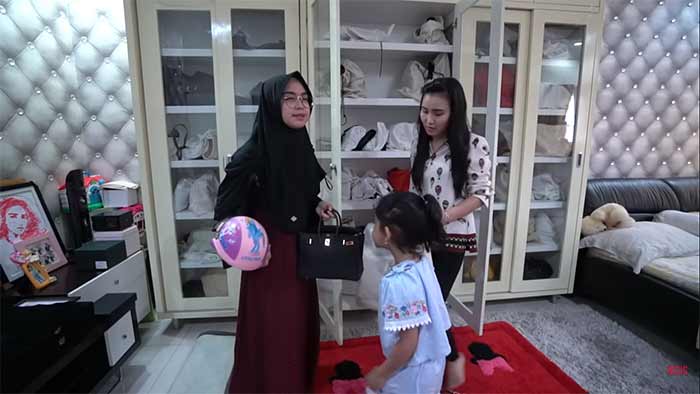 Kamar Ayu Ting Ting