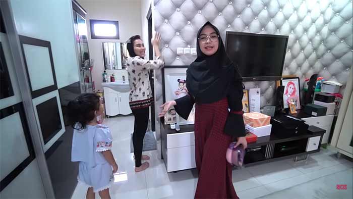 Kamar Ayu Ting Ting
