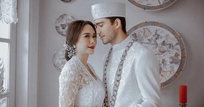 Mengintip Serunya Pernikahan Tertutup Aura Kasih dan Eryck Amaral