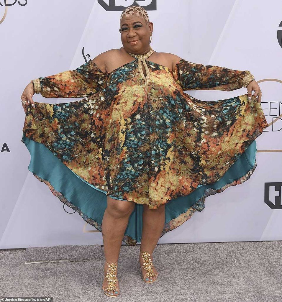 gaun-teraneh-di-sag-awards-2019 luenell