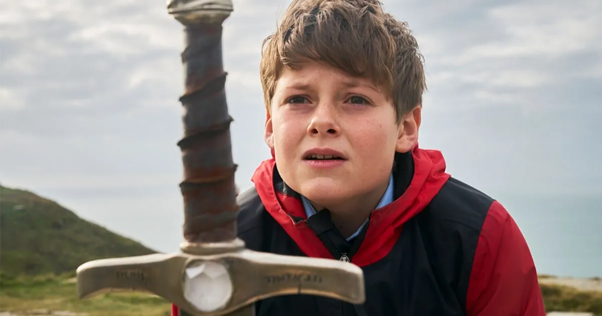 ‘The Kid Who Would Be King’ Sisi Baru Legenda Pedang Excalibur