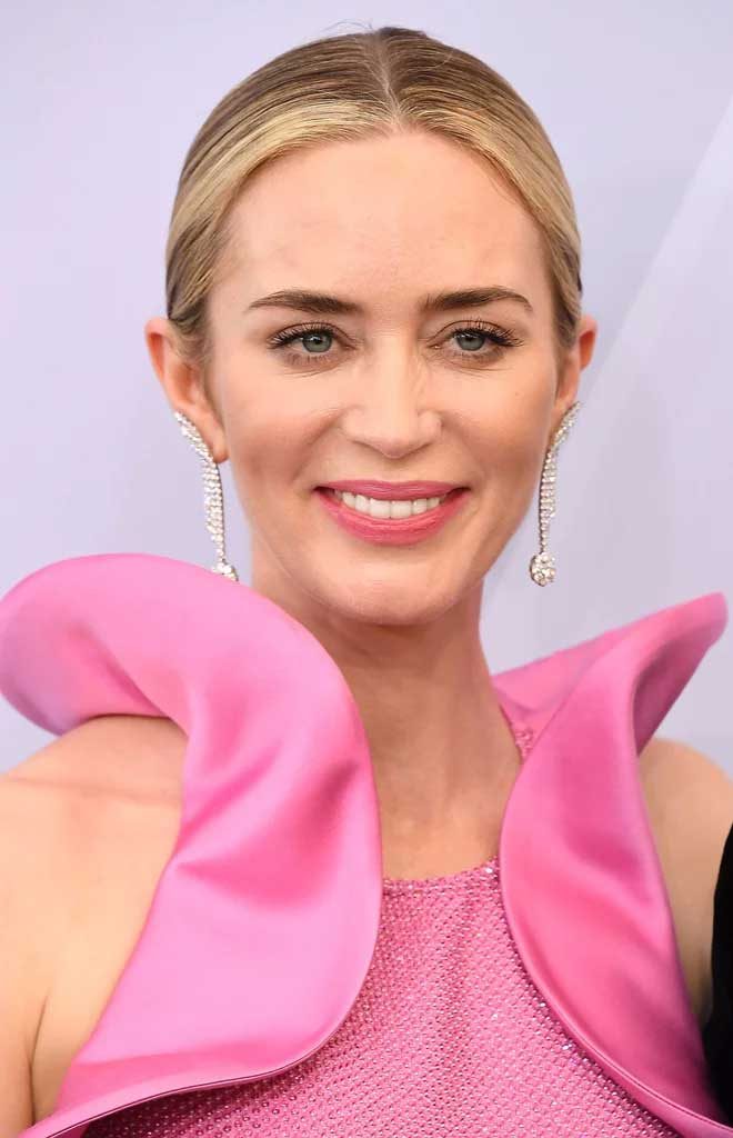 perhiasan-emily-blunt