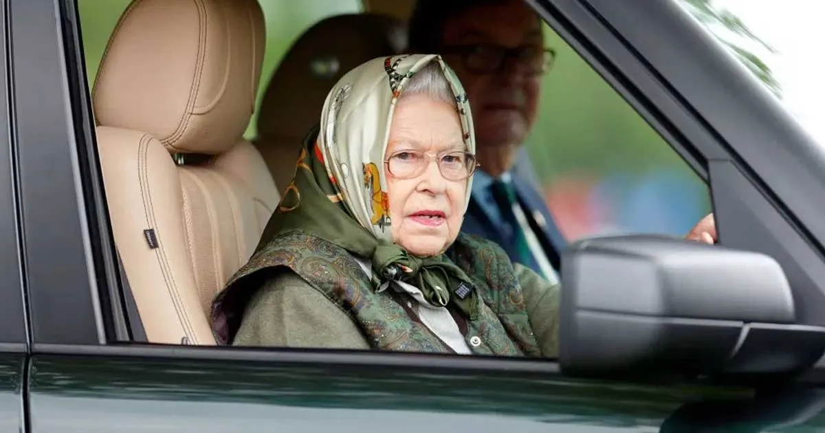 Ketika Ratu Elizabeth Ketahuan Nyetir Tanpa Kenakan Sabuk Pengaman