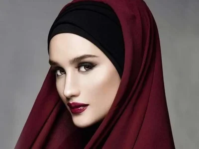Foto Cinta Laura berhijab