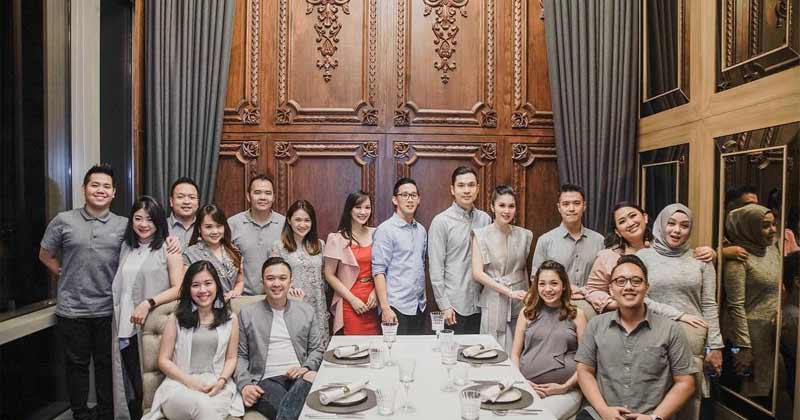 foto-bersama-bridal-shower-yuanita]