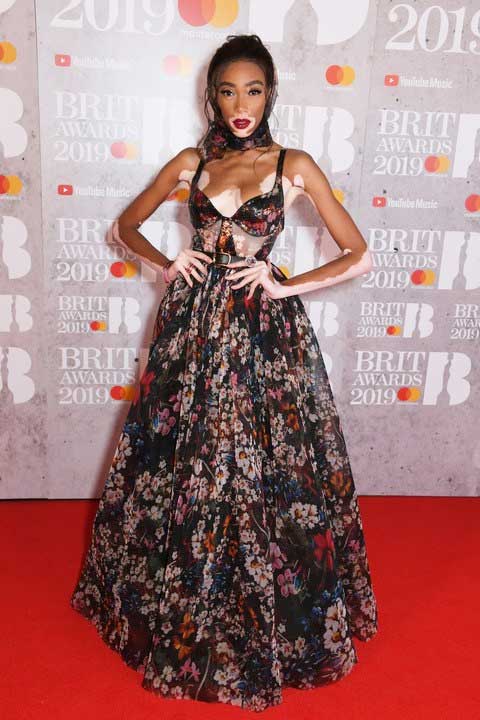 gaun-terbaik-brit-awards-2019 winnie harlow