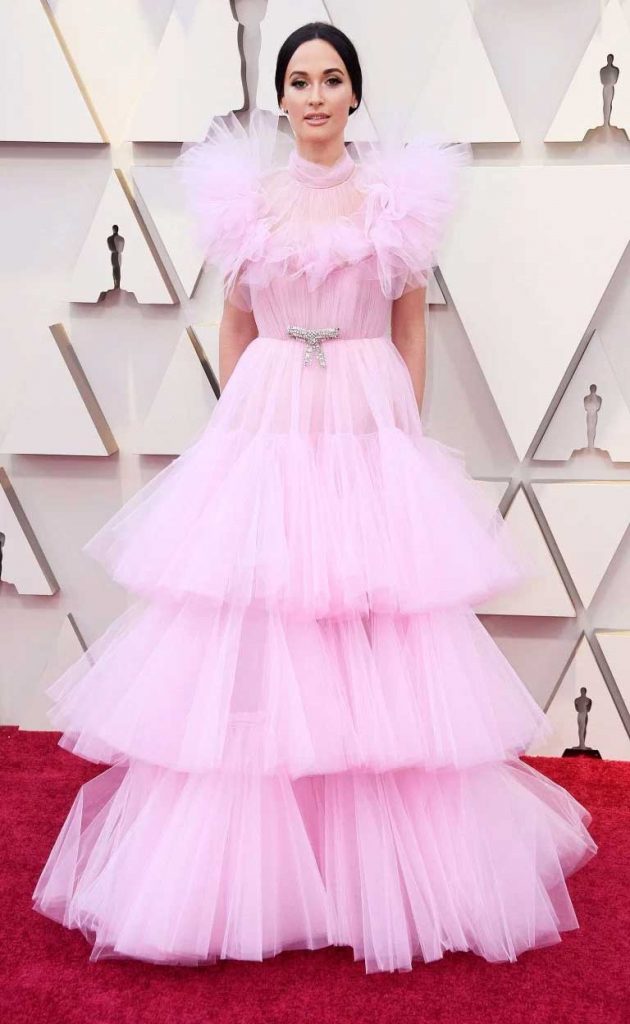 gaun-terbaik-oscar-2019-Kacey Musgraves