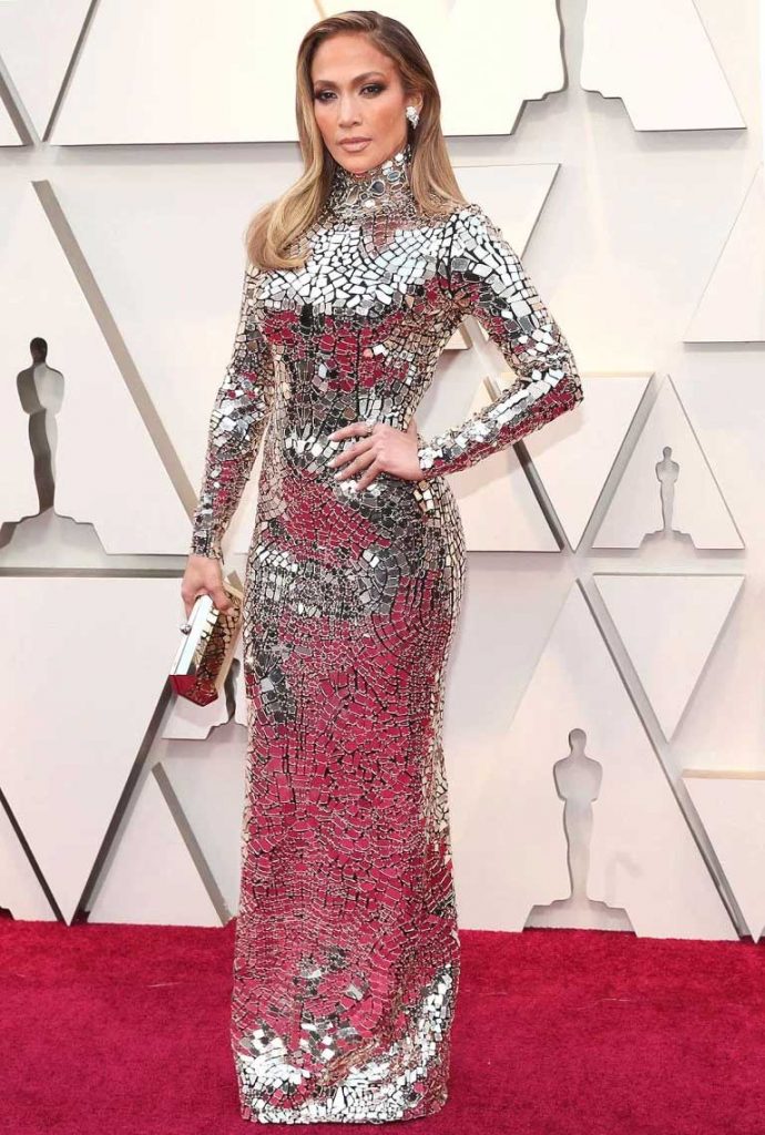 gaun-terbaik-oscar-2019-jennifer lopez