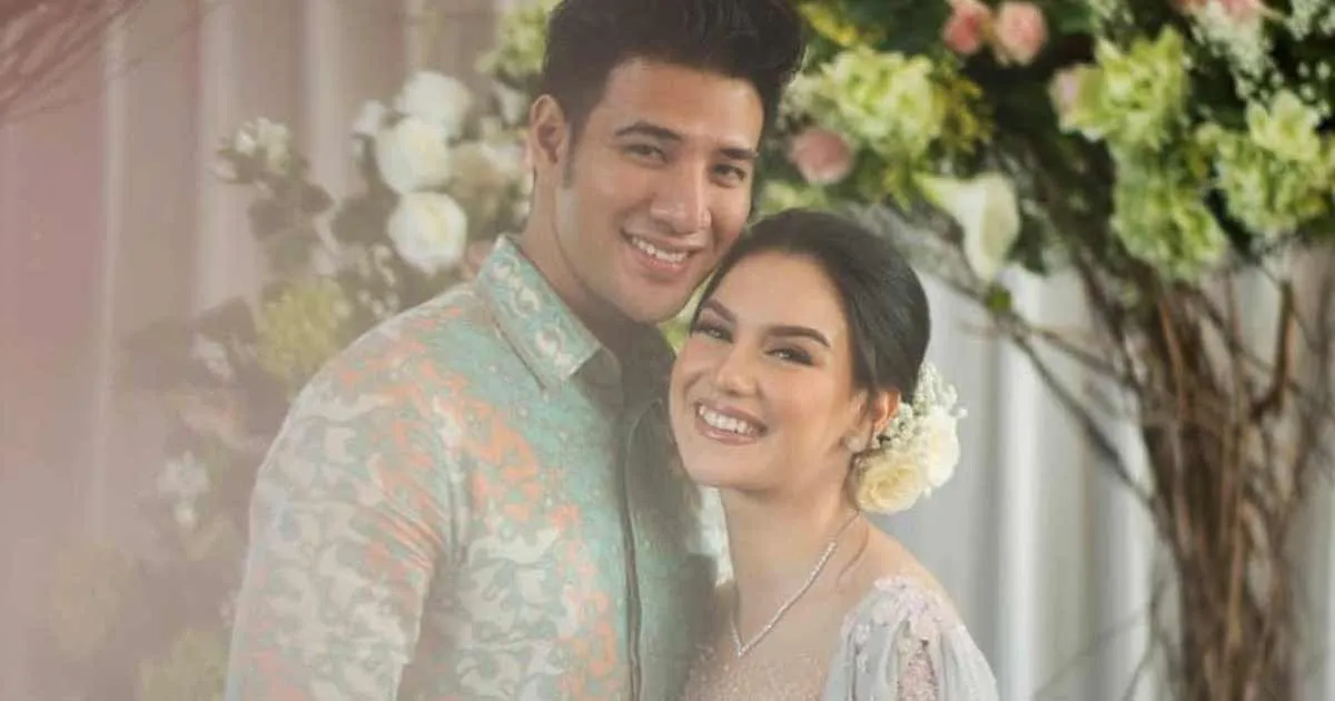 Sweet! Ammar Zoni Resmi Lamar Irish Bella di Hadapan Keluarga