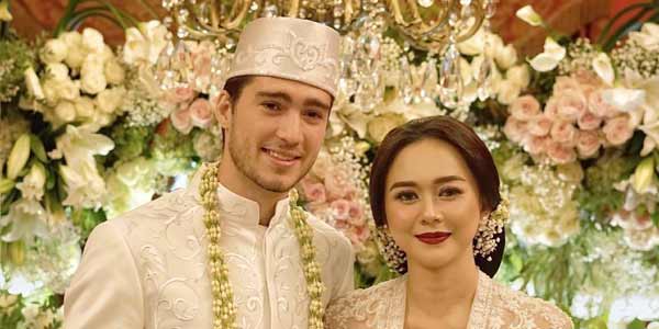 pernikahan-aura-kasih