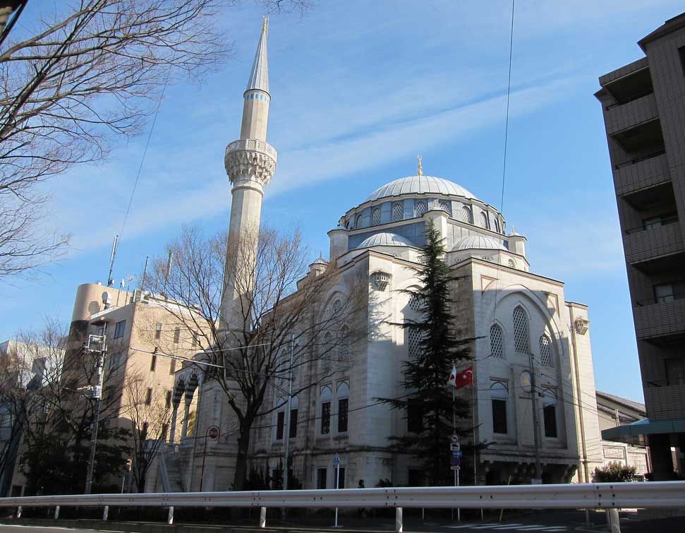 syahrini-akad-nikah-di-masjid camii tokyo