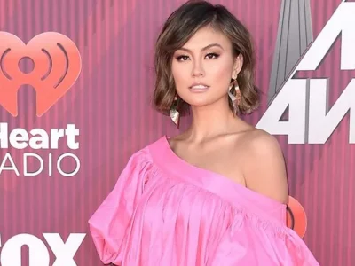 agnez-mo-menang-iheart-radio music awards 2019