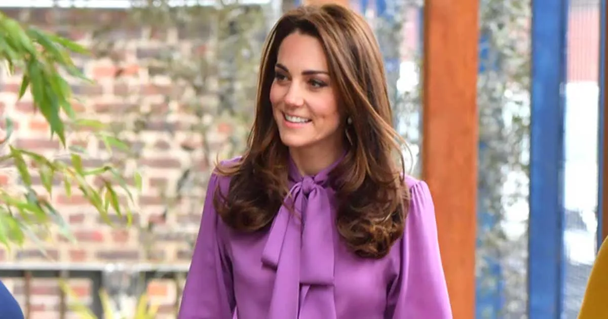 Kate Middleton Terciduk Kenakan Baju Terbalik, Yay or Nay?