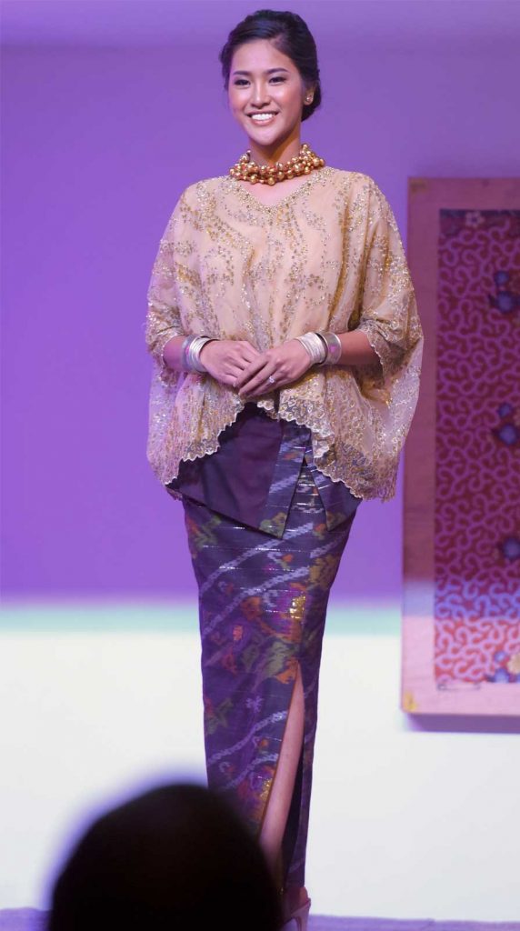 baju-tenun-donggala-modis-1