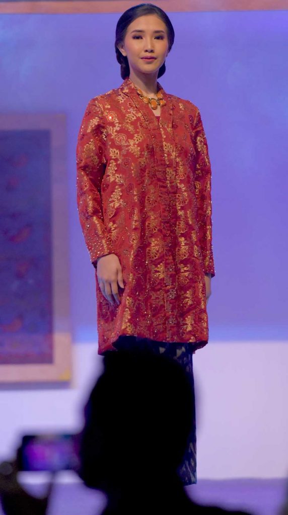 baju-tenun-donggala-modis-3