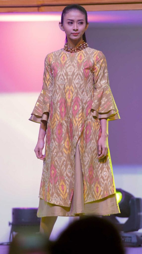 baju-tenun-donggala-modis-6