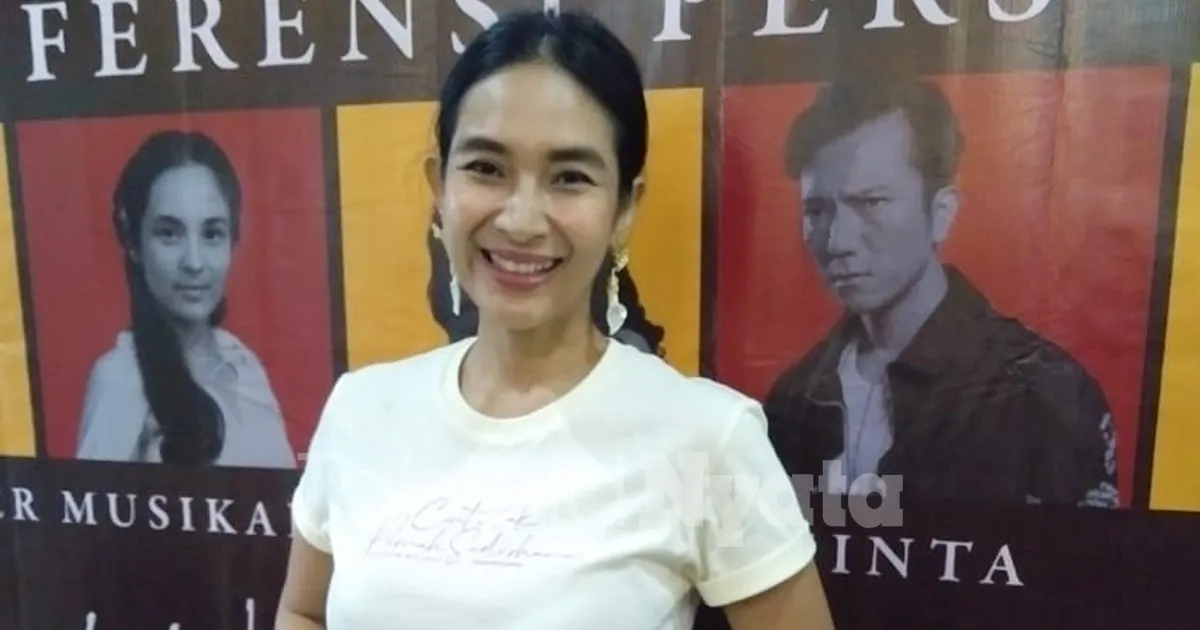 Happy Salma Satukan 26 Penyair Legendaris dalam Cerita Cinta