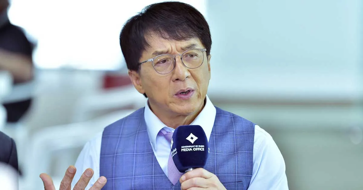 Jackie Chan Siap Jadi Penakluk Pertama Gunung Everest