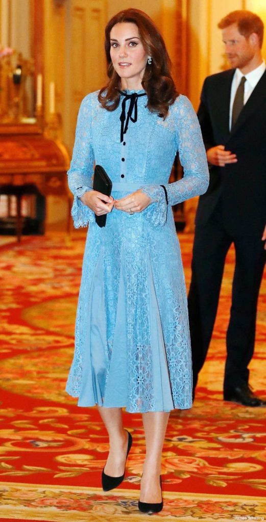 gaun-kate-middleton-biru
