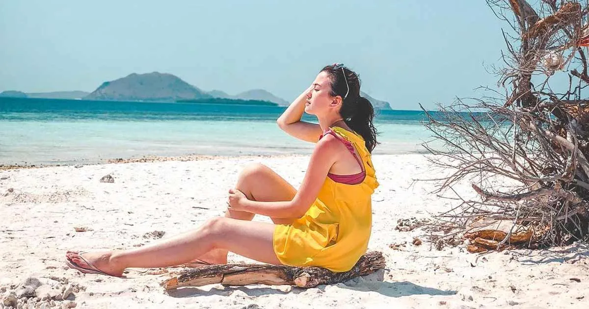 Awas Silau! 8 Style Kece Kimberly Ryder yang PD Kenakan Baju Kuning
