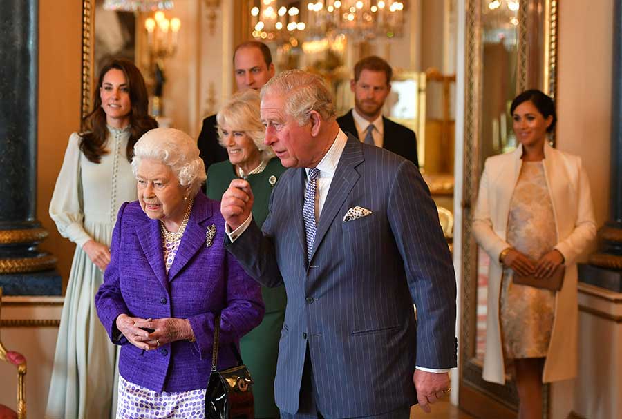 penampilan-kate-middleton-dan meghan markle 1