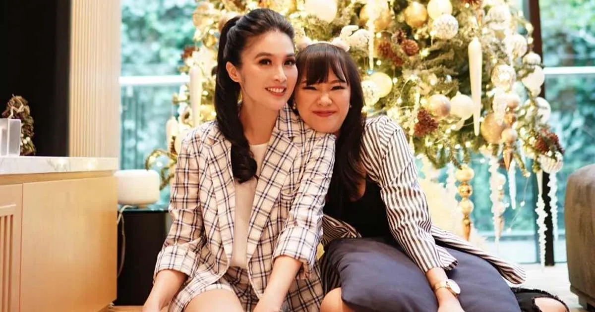 Lirik Beningnya Sandra Dewi di Resepsi Pernikahan Yuanita Christiani