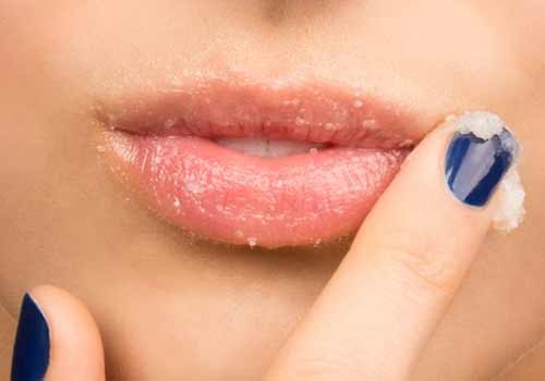 scrubbing-bibir