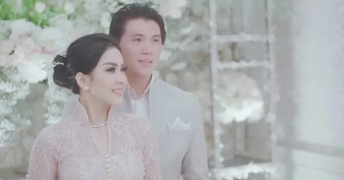 Akhirnya Dibocorin! Video Tunangan Syahrini dan Reino Barack