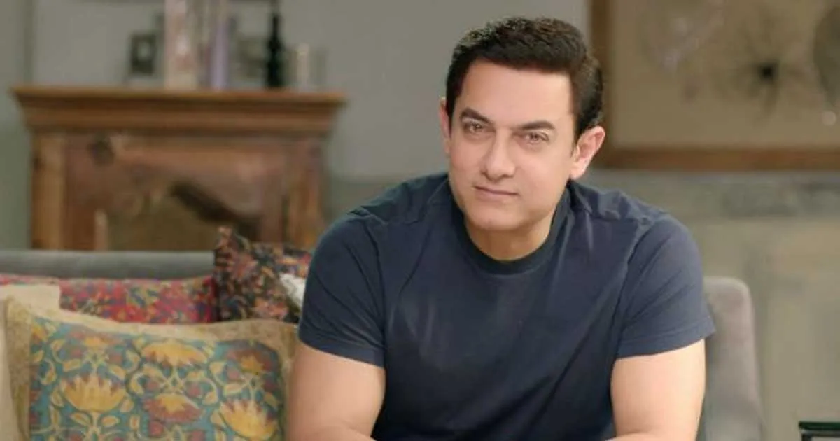 Viral! Aamir Khan Terciduk Naik Pesawat Ekonomi