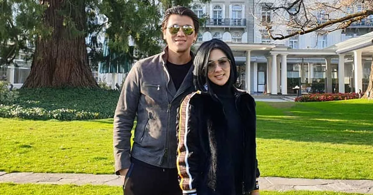 Syahrini Janji Bakal Masak Makanan Favorit Reino Barack