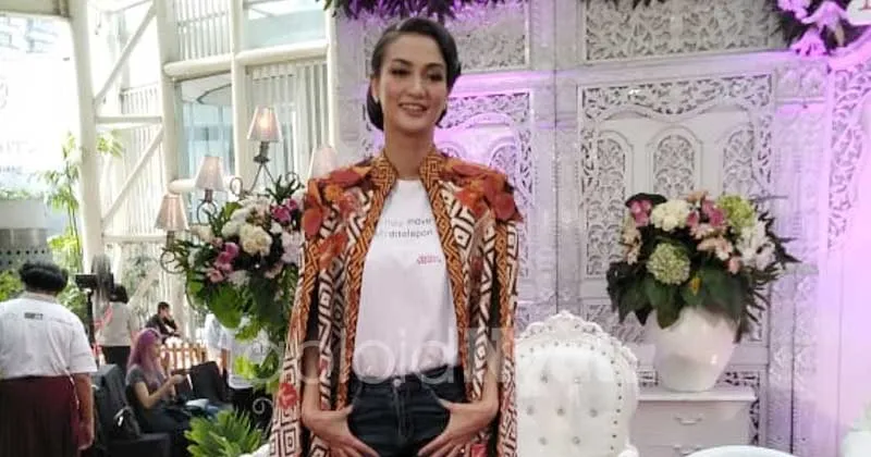 Ritual Ketat dan Doa Atiqah Hasiholan Hingga Sukses jadi Dukun