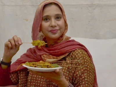 Ayu Azhari di Inggris