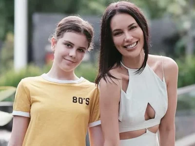 bakat anak kedua sophia latjuba manuella aziza villarreal menyanyi