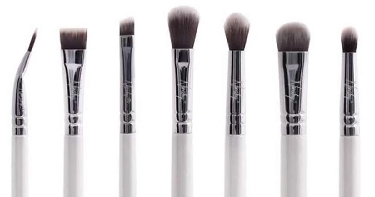 8 Brush untuk Mata yang Wajib Ada di Meja Riasmu