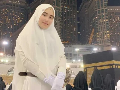 foto-ayu-ting-ting-umroh