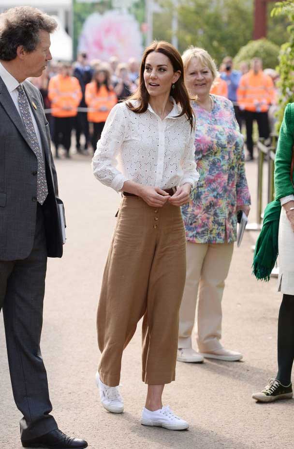gaya baju-kate-middleton-minggu-ini bulan mei