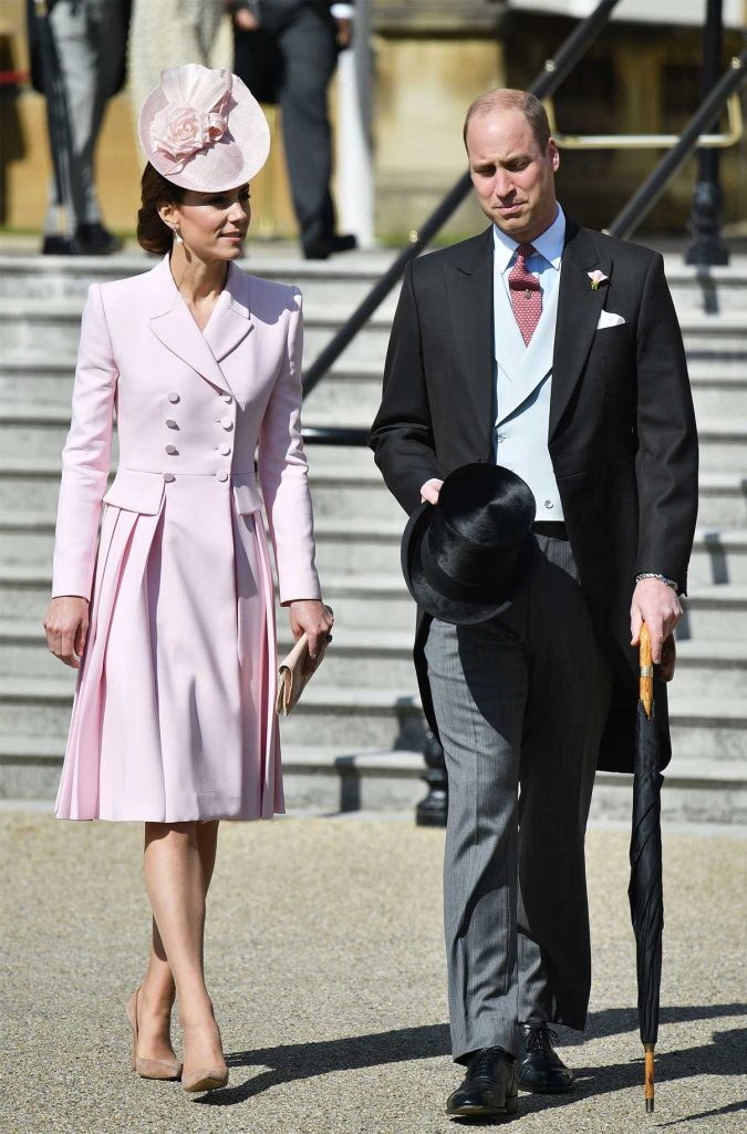 baju kate middleton pink di buckingham garden party