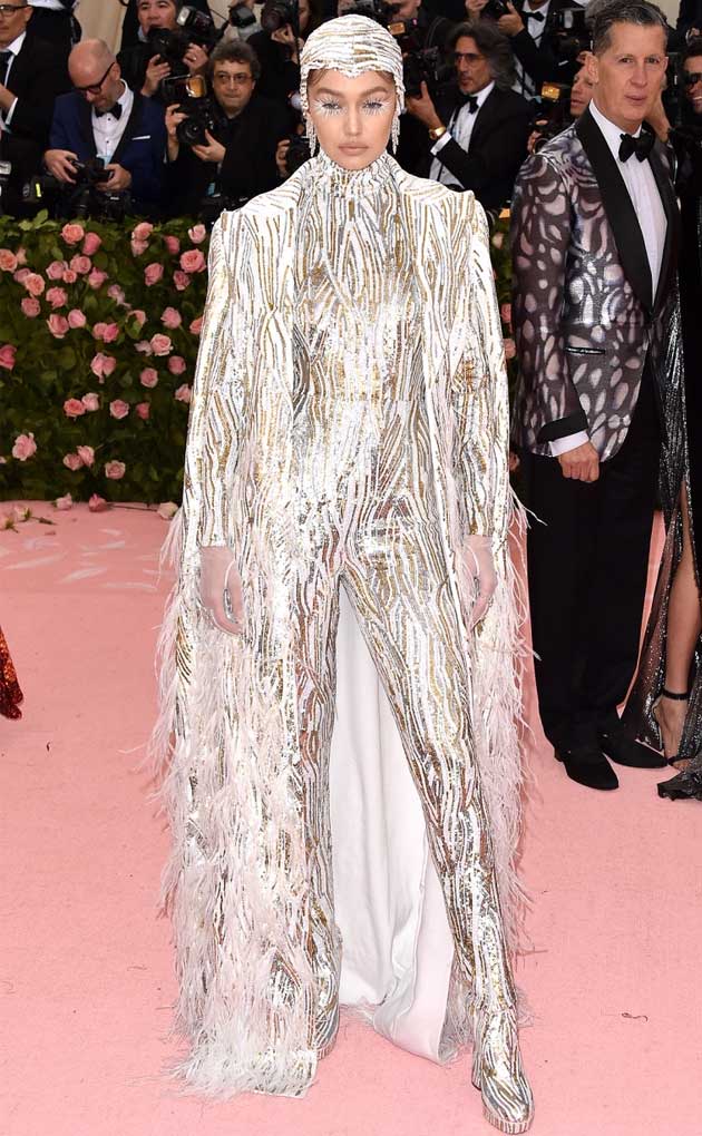 gaun michael kors gigi hadid